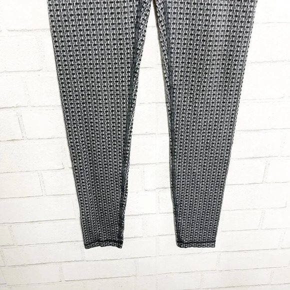 Ivivva Girl's Digi Weave Geometric Rhythmic Tights Girl's Size 12 - Picture 4 of 7